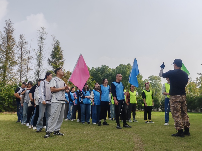 Bangunan Semangat Pasukan: Membuat Kenangan dan Menguatkan Bon